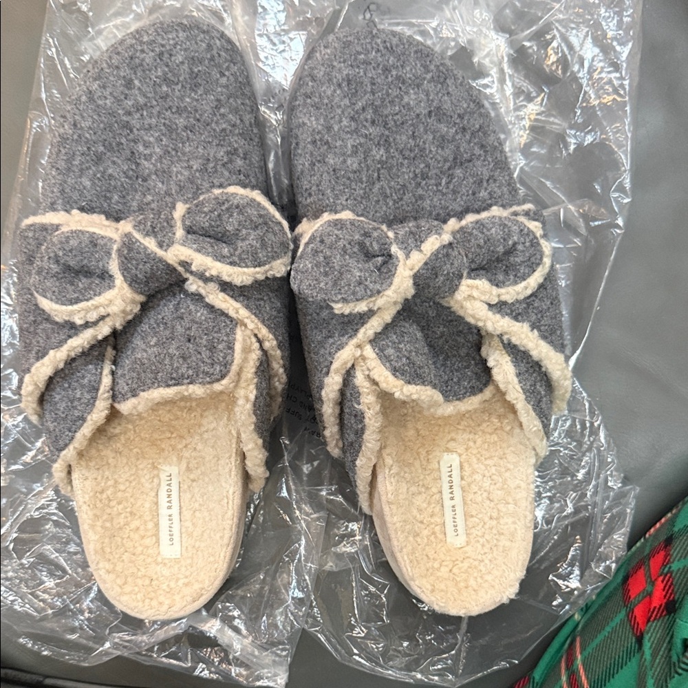 Loeffler Randall Bree Clogs  Grey Bow Slip-On Women's Slippers